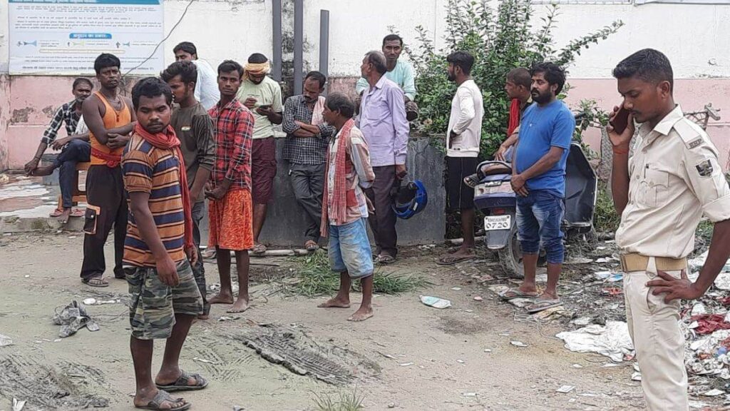 समस्तीपुर में हादसा; गंगा स्नान करने जा रहे तीन लोगों को ट्रक ने कुचला, दो की मौ'त 1 26 09 2022 accident in smt 23099334 1753385 01