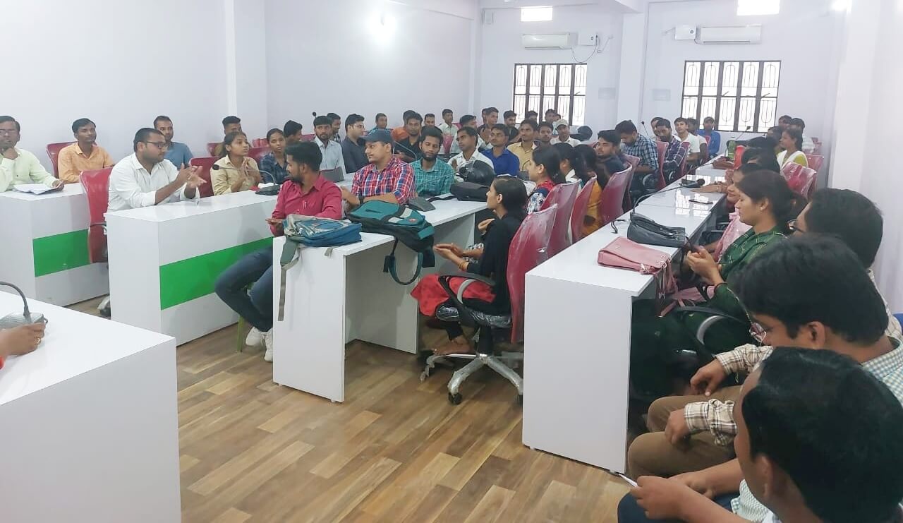 मौलाना मजहरुल हक टीचर्स ट्रेनिंग कॉलेज में प्रथम वर्ष के छात्र-छात्राओं का सत्र आरंभ कार्यक्रम का आयोजन 2 IMG 20220919 WA0108 01