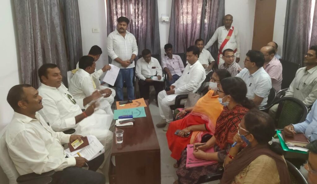 जिला परिषद लोक स्वास्थ्य परिवार कल्याण एवं ग्रामीण स्वच्छता समिति की बैठक आयोजित 1 IMG 20220921 WA0097 01