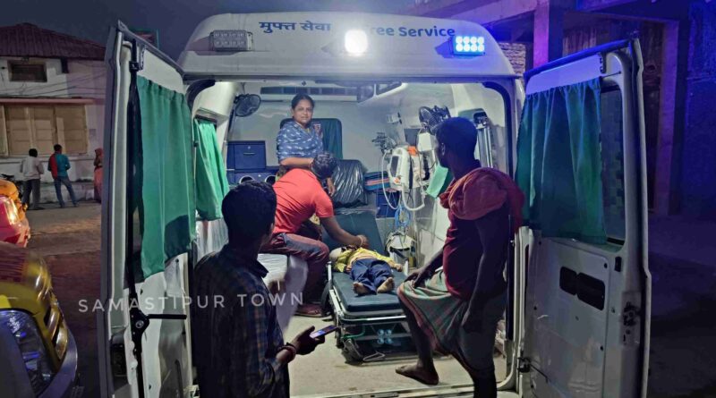 समस्तीपुर: स्कूल से लौटकर घर के दरवाजे के पास खेल रहा था 6 वर्षीय बच्चा, एका-एक शरीर पर गिरा सूखा पेड़, गंभीर स्थिति में रेफर 1 IMG20220929175041 01