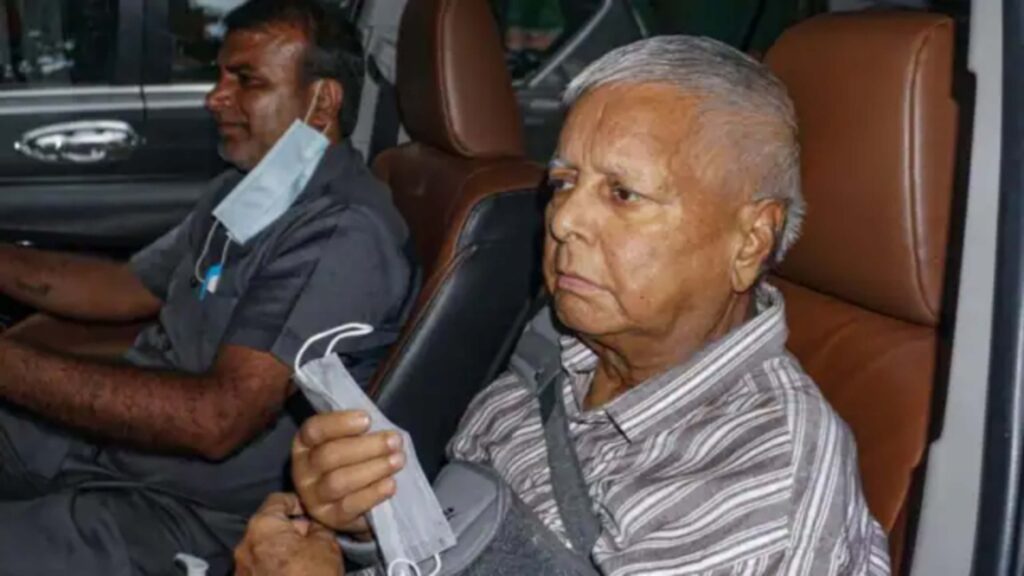 बिहारः लालू के लौटते ही एक्शन में आरजेडी, बूथ स्तर तक काम शुरू, कई जिलाध्यक्षों की होगी छुट्टी 1 Picsart 22 09 15 00 10 48 303