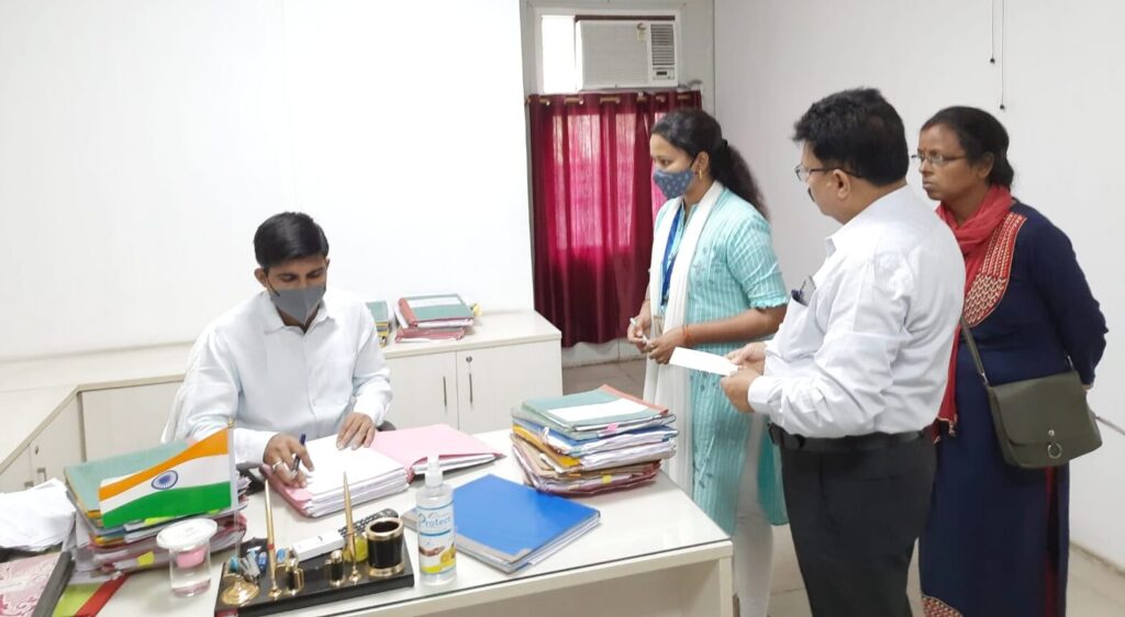 समस्तीपुर DRCC का DM ने किया औचक निरीक्षण, अनुपस्थित कर्मियों का रोका गया वेतन 1 20221017 200432 01