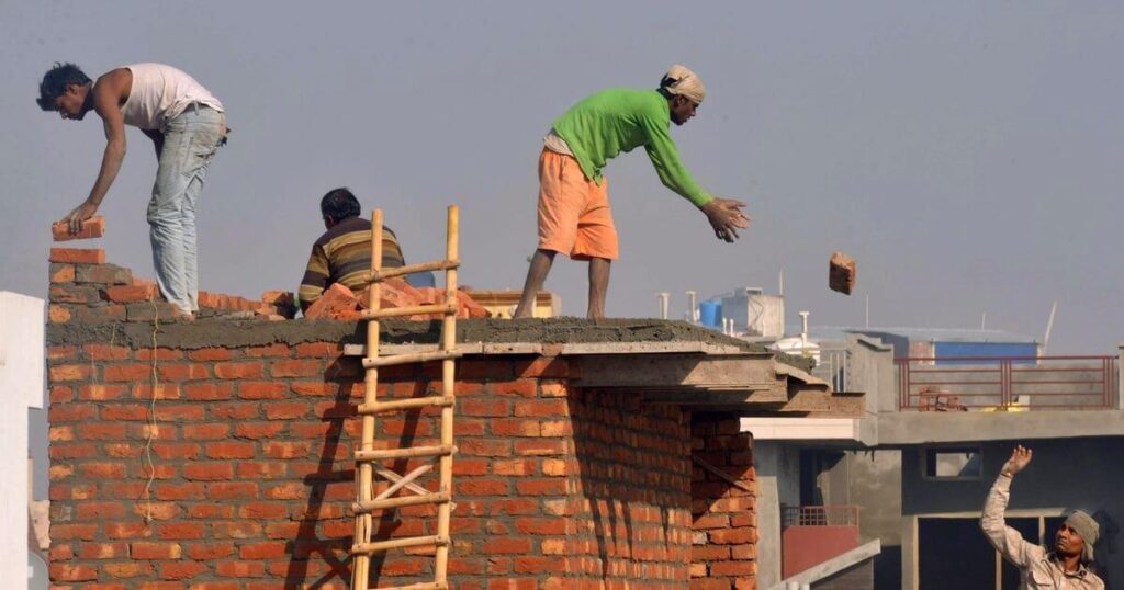 बिहार में आज से न्यूनतम मजदूरी दर लागू, सात से 11 रुपये तक की हुई वृद्धि 1 34053 spqecbruhs 1494821093 01