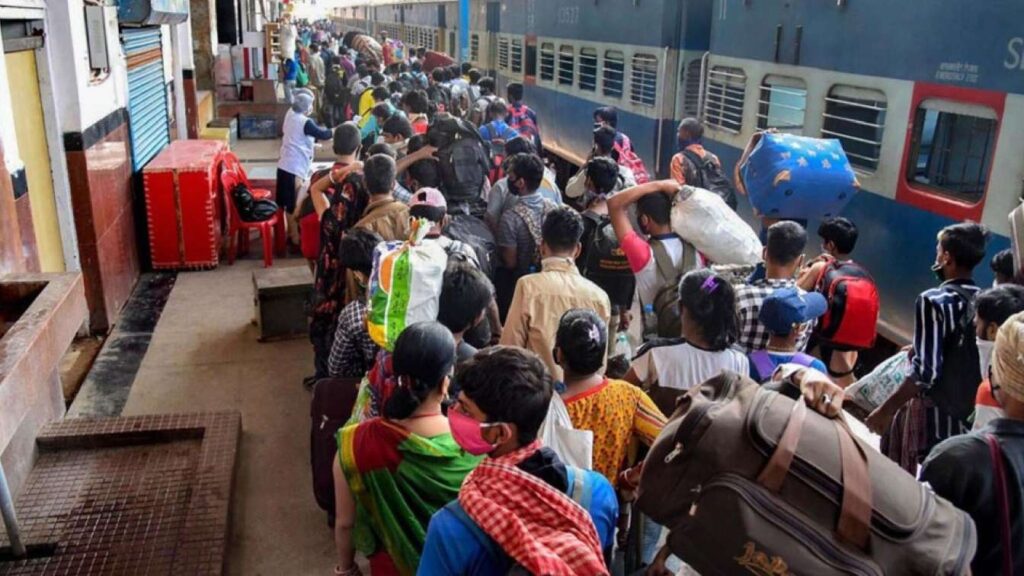 पर्व त्योहार आते ही फिर से टिकट दलालों की सक्रियता बढ़ी, समस्तीपुर में 14 रेल टिकट दलाल गिरफ्तार 1 407434 outhern railway raised platform ticket fare 01