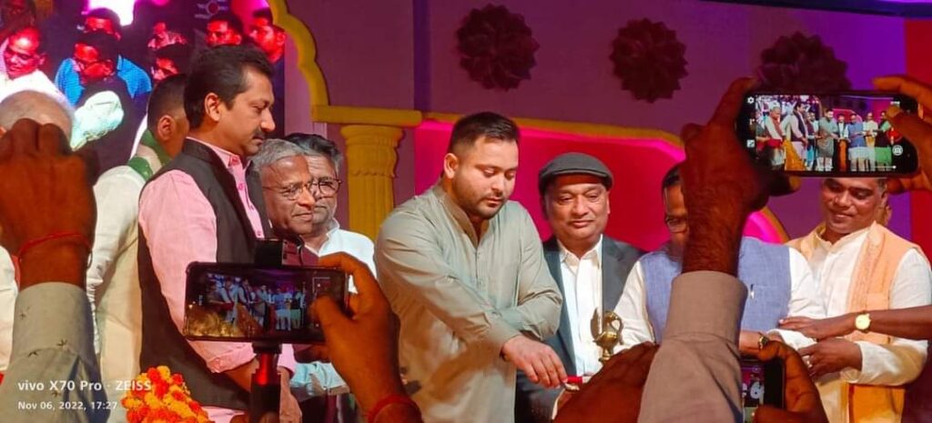 तेजस्वी यादव ने सोनपुर मेले का किया उद्घाटन, इस बार पर्यटकों के लिए स्विज कॉटेज से लेकर वॉटर गेम तक है कई विशेष इंतजाम 1 20221106 192852