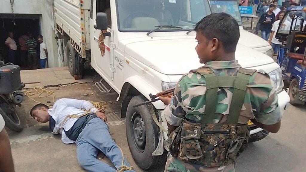 धनबाद मुथूट फिनकॉर्प लूट कांड के आरोपी मो. आसिफ को समस्तीपुर जेल में भेजने की तैयारी 1 23 09 2022 bank more muthoot loot 4 23092027 01
