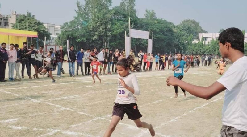 समस्तीपुर पटेल मैदान में दो दिवसीय जिला एथलेटिक्स चैंपियनशिप शुरू हुआ, नसरीन और सौरभ ने दौड़ में मारी बाजी 1 FB IMG 1669173064809 01