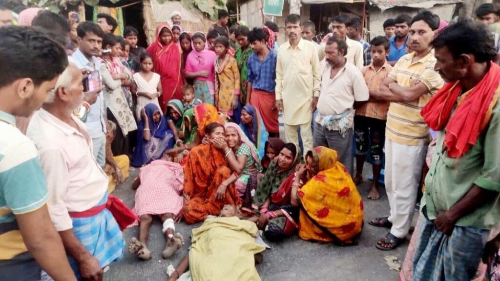 समस्तीपुर: अनियंत्रित होकर चाय दुकान में घुसी कार, बाइक सवार सहित तीन की मौ'त व आधा दर्जन घायल 1 IMG 20221104 WA0032 1068x601 01
