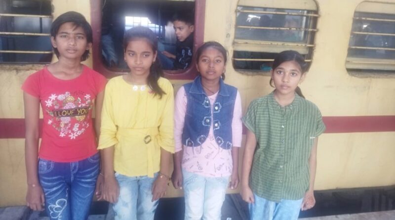 राष्ट्रीय एकीकरण शिविर में भाग लेने विभूतिपुर से चार छात्रा हुई रवाना 1 IMG 20221112 WA0057 01