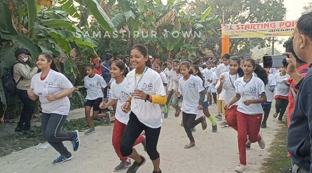 समस्तीपुर जिला स्थापना दिवस को लेकर नशा मुक्त बिहार मिनी मैराथन दौड़ का हुआ आयोजन 1 Screenshot 2022 11 13 08 40 30 21 92460851df6f172a4592fca41cc2d2e6 01