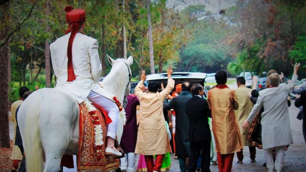 बिहार: शादी तय हुई किसी और से, बारात में दूल्हा बनकर कोई और आ गया, फिर खूब हुई फायरिंग, दुल्हन के भाई की मौत 1 barat 1656075968