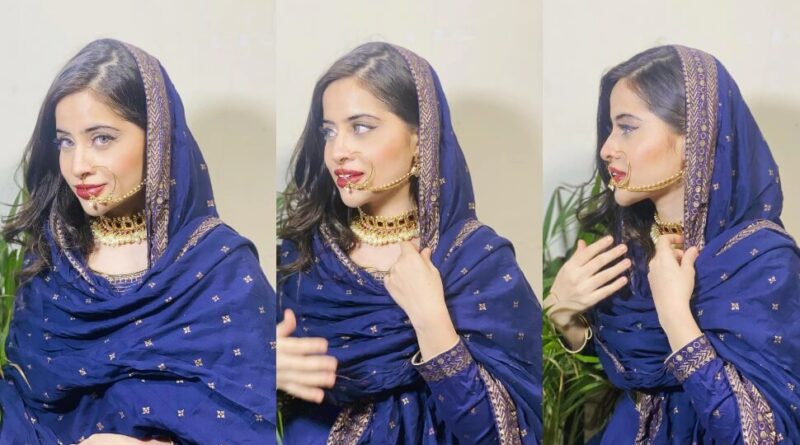 1295159 urfi suit 01