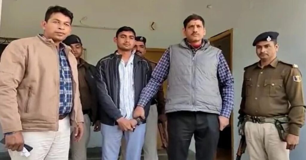बिहार: बिजली कंपनी का जूनियर इंजीनियर 12 हजार घूस लेता हुआ गिरफ्तार, ठेकेदार से मांगे थे रुपए 1 20221216 150051