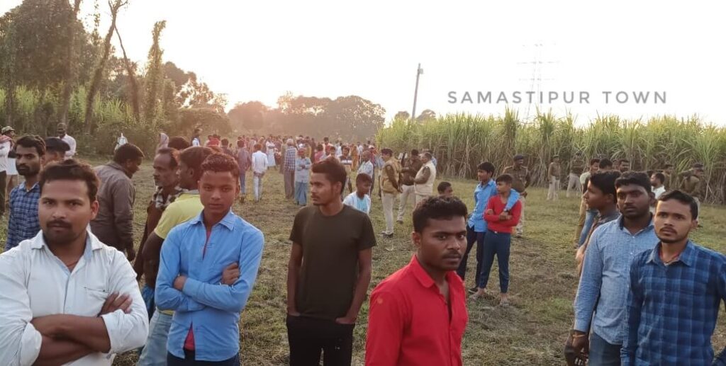 हसनपुर में गन्ने के खेत से संदिग्ध अवस्था में महिला का शव बरामद, जांच में जुटी पुलिस 1 IMG 20221201 WA0077 01