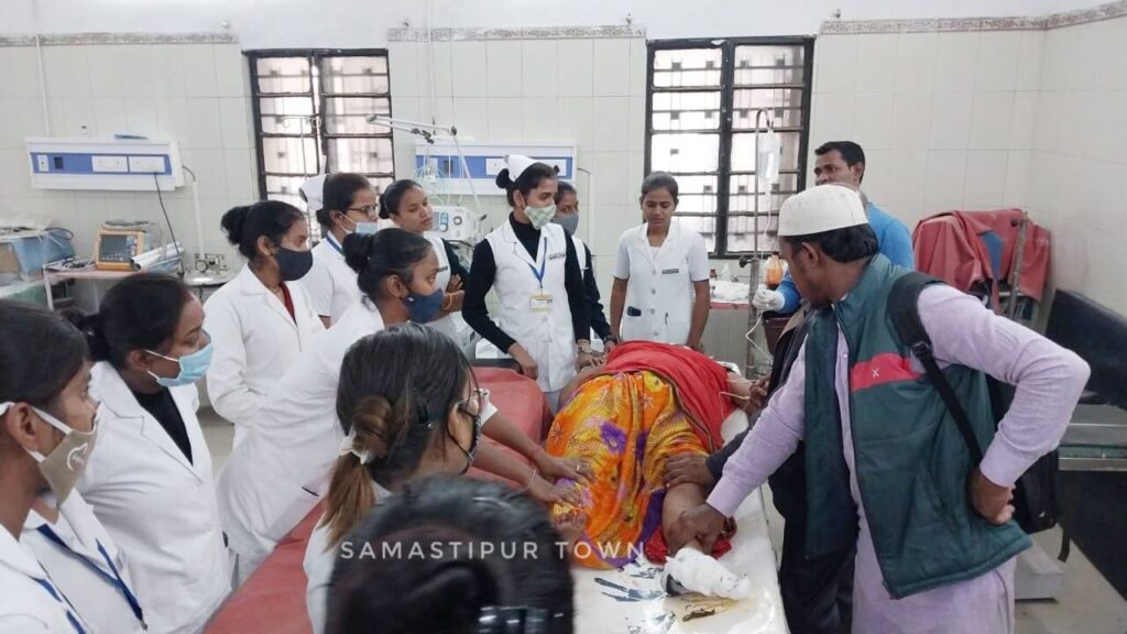 शहर के भोला टॉकीज गुमटी के पास ट्रेन की चपेट में आए दंपत्ति, पत्नी की हुई मौत, पति बाल-बाल बचा 1 IMG 20221205 WA0009 01