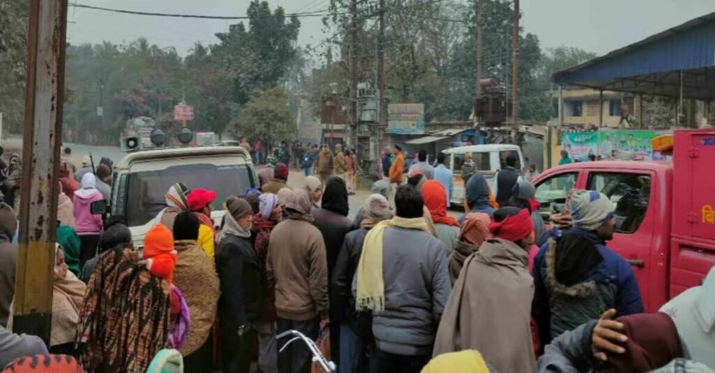 CM नीतीश के सामने युवक करने लगा आत्मदाह, पुलिस ने पकड़ा, सीतामढ़ी में समाधान यात्रा के दौरान हुई घटना 1 20230106 182019