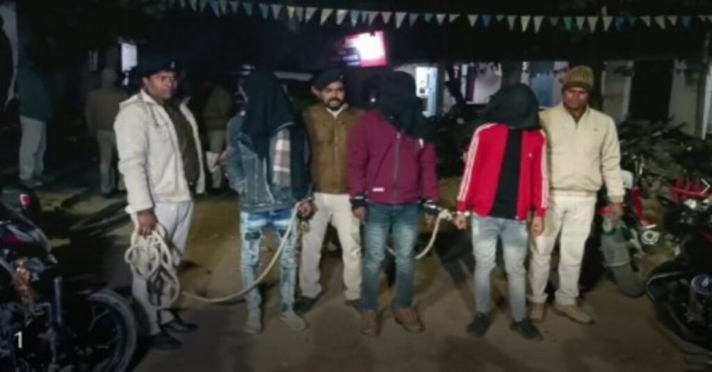 बिहार: नकली पुलिस को असली पुलिस ने किया गिरफ्तार, जानिए कैसे लूट की घटना को देते थे अंजाम 1 20230107 124908