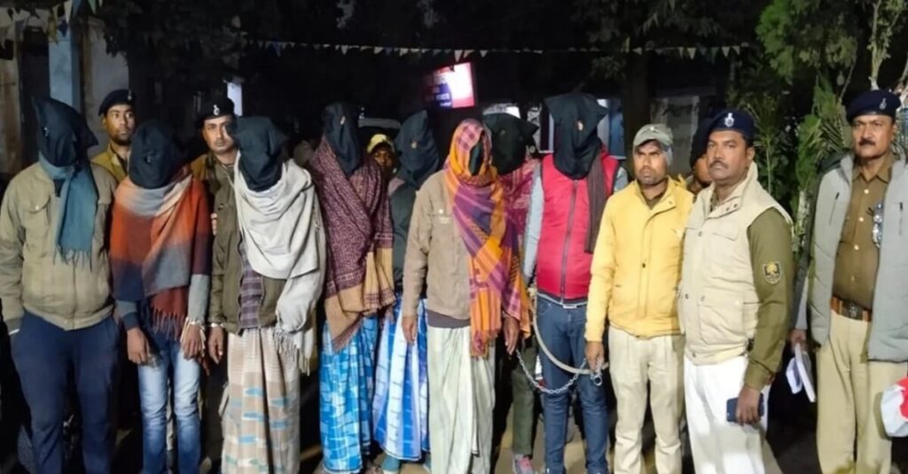 बिहार में डकैती के दौरान झालमुड़ी खाकर बुरे फंसे बंगाल के बदमाश, चटनी की वजह से पूरा गैंग धरा गया... 1 20230107 144957
