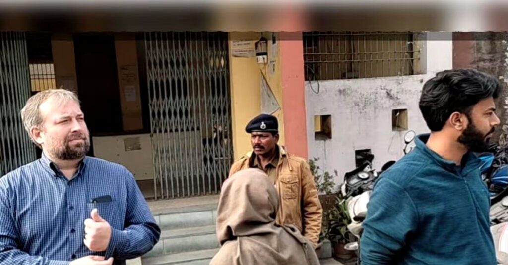 बिहार में इस जगह हो रहा धर्मांतरण का बड़ा खेला? पुलिस ने अमेरिकी नागरिक सहित 4 को दबोचा 1 20230128 201706