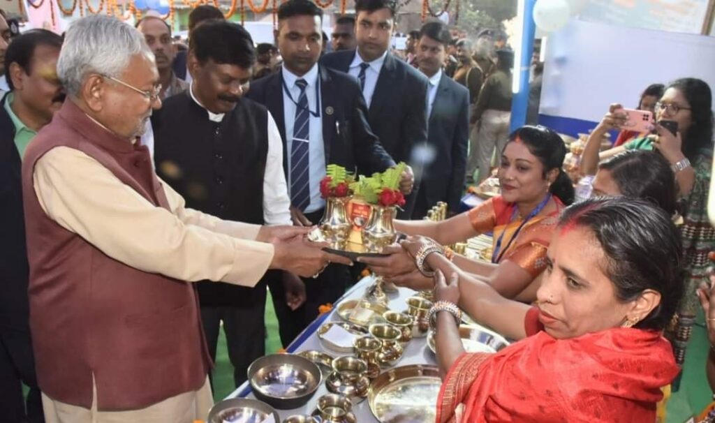बिहार का परेब गांव बनेगा देश का पीतल हब, सीएम नीतीश कुमार ने किया यह ऐलान 1 FB IMG 1675040242811 01