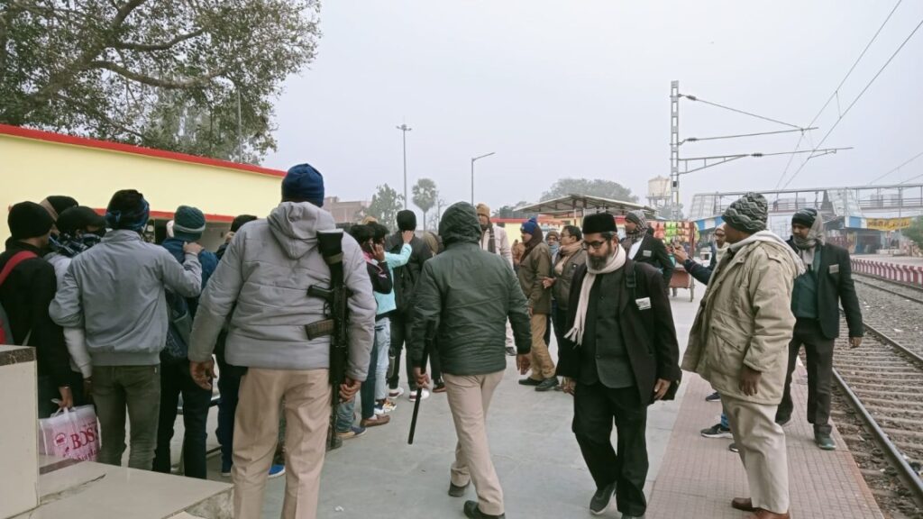 समस्तीपुर रेल मंडल: विशेष टिकट चेकिंग अभियान चलाकर तीन दिनाें में 2 लाख 5 हजार रुपये वसूला गया जुर्माना 1 IMG 20230107 WA0030 01