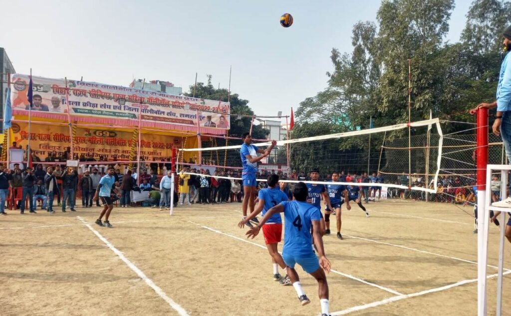 समस्तीपुर शहर के पटेल मैदान में 69वीं बिहार राज्य सीनियर पुरुष-महिला वॉलीबॉल प्रतियोगिता का हुआ आगाज 1 IMG 20230110 WA0054 01