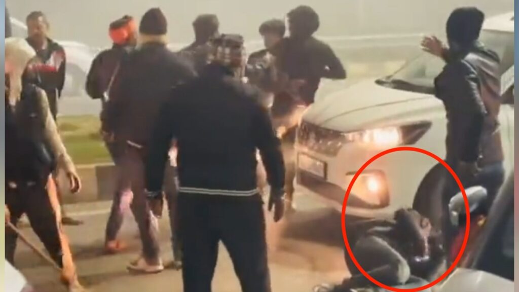 नए साल के मौके पर पटना का मरीन ड्राइव बना रणक्षेत्र, दो गुटों के बीच हुई जमकर मारपीट... 1 Picsart 23 01 02 16 35 48 370