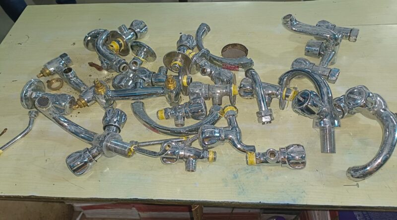 विधायक के घर चोरी हुई...तो बिहार पुलिस की फुर्ती देखिए:24 घंटे में ढूंढ निकाले सुधाकर सिंह के जूते, नल और बल्ब; 2 आरोपी भी पकड़े 1 20230203 100821