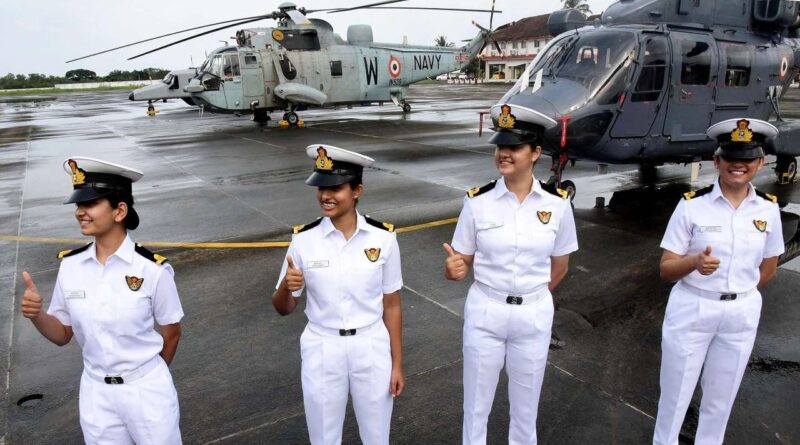 926498 women in navy 1 01