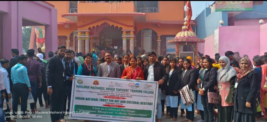 मौलाना मजहरुल हक टीचर्स ट्रेनिंग कॉलेज के प्रशिक्षु पहुंचे मन्नीपुर भगवती स्थान, माता के पौराणिक कथाओं तथा उनकी महिमाओं को जाना 1 IMG 20230201 WA0136
