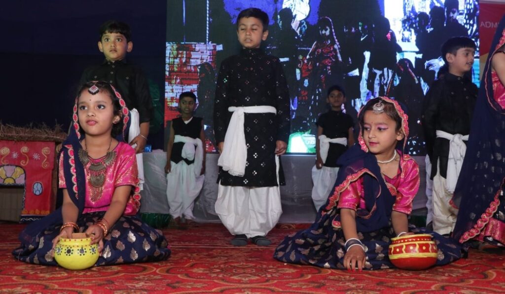 धूमधाम से मनाया गया 'किड्जी प्ले स्कूल' का 9वां वार्षिकोत्सव समारोह, बच्चों ने जमकर मचाया धमाल 1 IMG 20230217 WA0069 01
