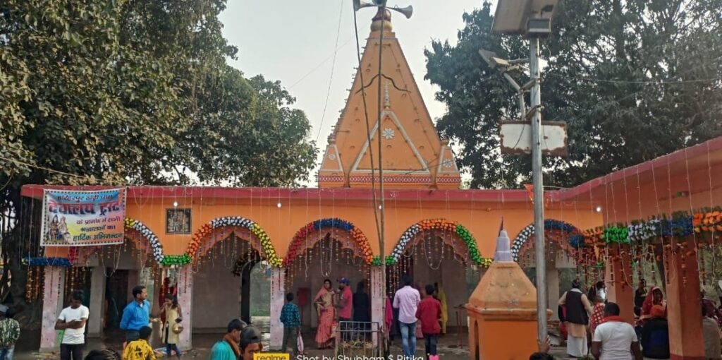 खानपुर स्थित बाबा हरिहरनाथ अंकुरी महादेव मंदिर जयकारे से गुंजायमान रहा, यहां मेले में तेजपत्ता के खरीदारी की है विशेष मान्यता 1 IMG 20230219 WA0004 01