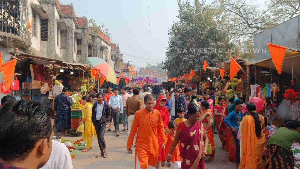 आज महाशिवरात्रि के मौके पर थानेश्वर स्थान मंदिर होेेते हुए फुट ओवरब्रिज तक जाने पर है राेक 1 IMG20230218100328 01