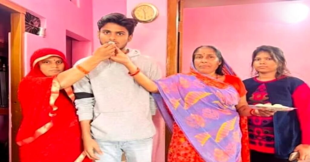 बिहार: 19 साल का शानू रातों रात हुआ मालामाल, ड्रीम 11 में जीते एक करोड़, फोन पर मैसेज आया तो सबकी आंखें फटी रह गईं 1 Picsart 23 02 04 13 44 19 311