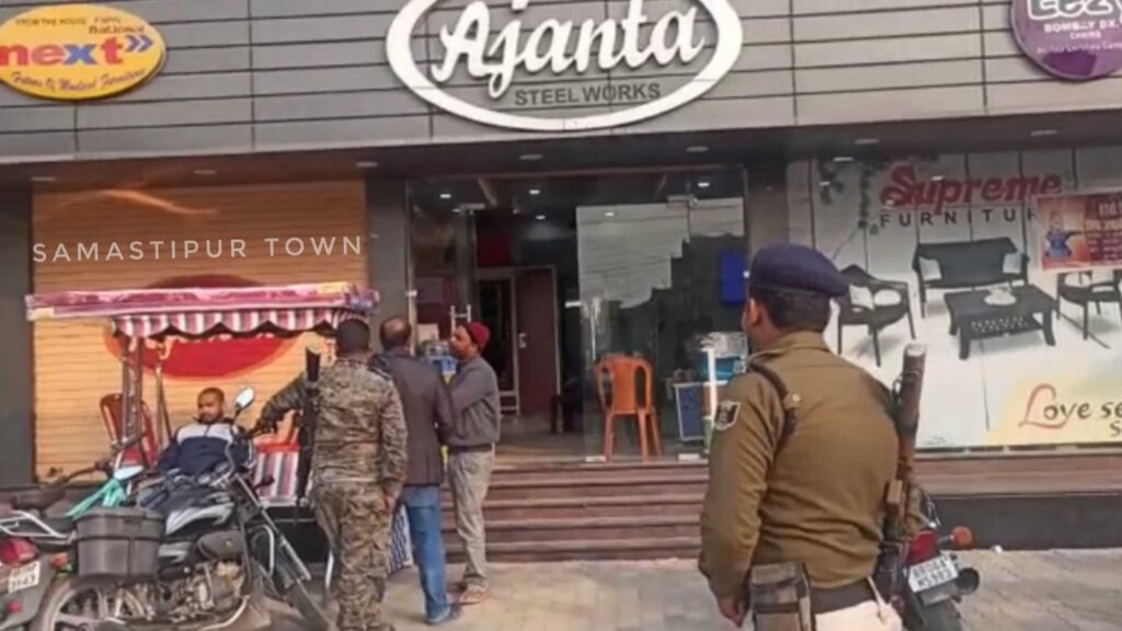 समस्तीपुर के दो बड़े हार्डवेयर और फर्नीचर के प्रतिष्ठानों पर आज भी आयकर विभाग का सर्वे जारी, टैक्स चोरी आ सकती है सामनें 1 Picsart 23 02 17 17 36 05 768 01