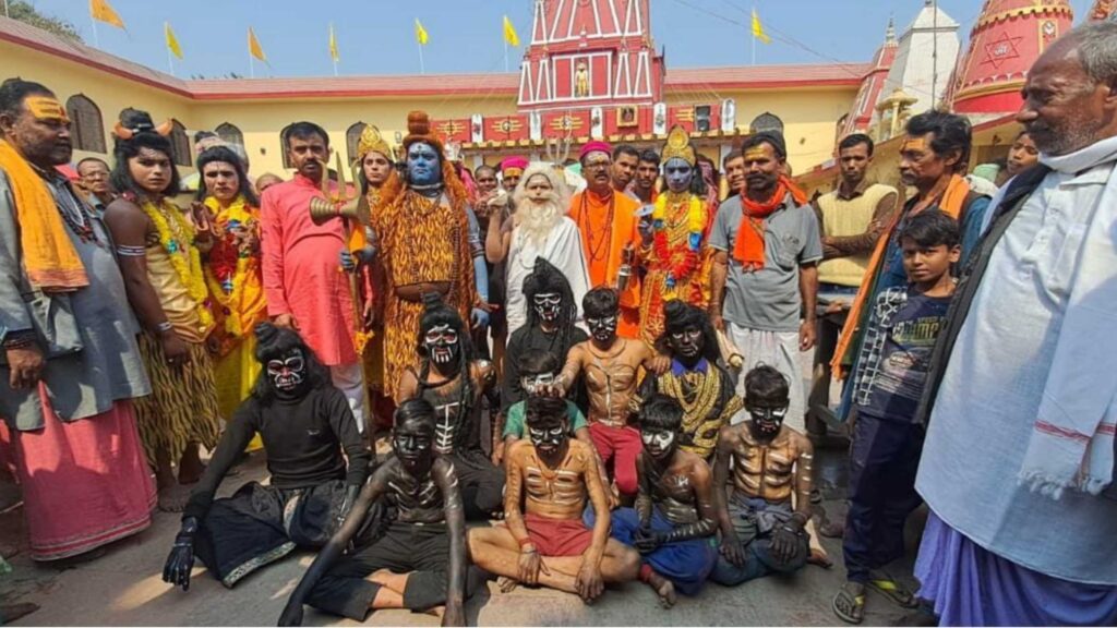 विद्यापतिधाम से निकली भगवान भोले शंकर की बारात, गदगद हुए श्रद्धालु 1 Picsart 23 02 17 18 35 33 147
