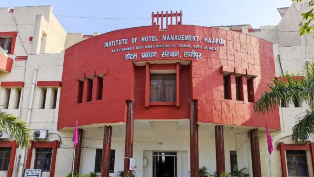 हाजीपुर: होटल मैनेजमेंट की छात्रा का कमरे में लटकता मिला शव, फांसी लगाकर किया सुसाइड 1 Picsart 23 02 23 07 08 40 302