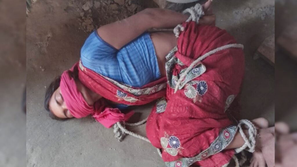 समस्तीपुर: पत्नी को रस्सी से बांधकर पति ने की जमकर पिटाई, तस्वीर सोशल मीडिया पर वायरल, पुलिस ने कराया मुक्त 1 Picsart 23 02 26 07 38 00 770