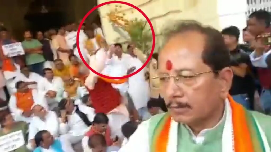 RJD का ट्वीट- क्या देसी घी के लड्डू कुत्ते पचा सकते हैं; BJP बोली- कुत्ते वफादार, चोर देखकर भौंकते है 1 20230315 131014