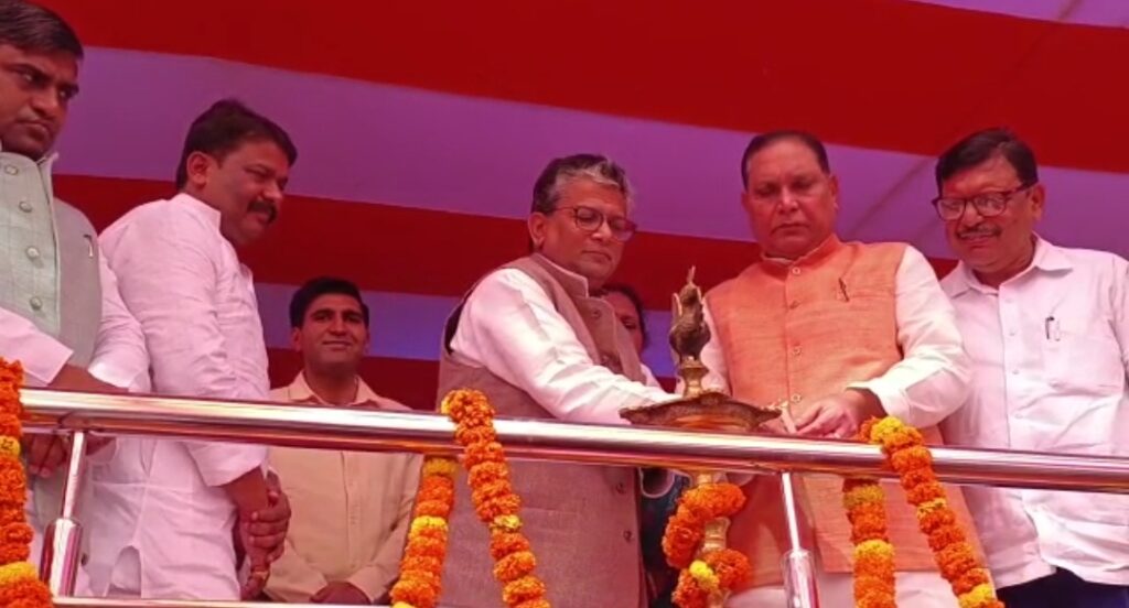 बिहार दिवस कार्यक्रम का समस्तीपुर पटेल मैदान में मंत्री आलोक कुमार मेहता ने किया उद्घाटन 1 Screenshot 2023 03 22 15 12 59 91 92460851df6f172a4592fca41cc2d2e6 01