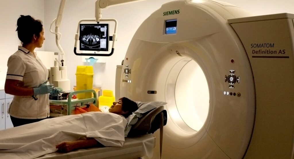 समस्तीपुर सदर अस्पताल में एक महीना बाद फिर शुरू हुआ सिटी स्कैन जांच, मरीजों को मिलने लगी सुविधा 1 CT Scan NEW DJ11 1581 6 01