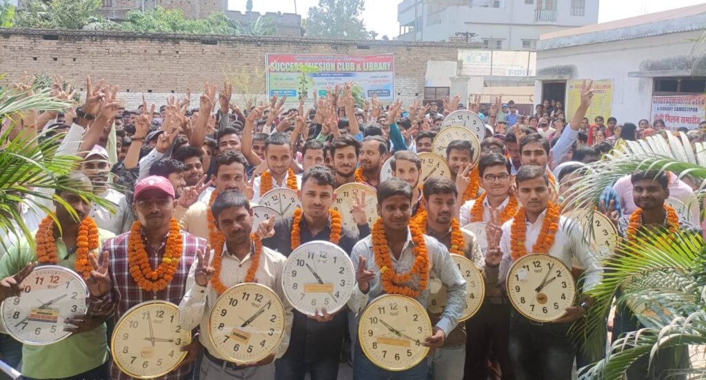 सक्सेस मिशन क्लब सह लाइब्रेरी के द्वारा सम्मान समारोह का आयोजन 1 IMG 20230402 WA0095 01