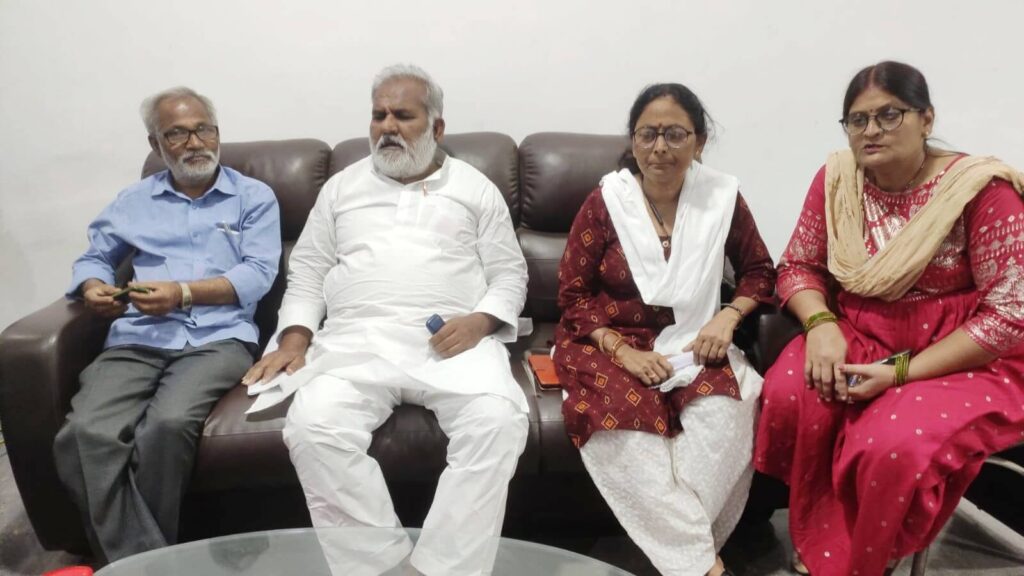 स्वाति दुष्कर्म व हत्याकांड के अभियुक्तों की गिरफ्तारी नहीं होना समस्तीपुर पुलिस प्रशासन पर सबसे बड़ा सवाल : विधायक 1 IMG 20230403 WA0024 01