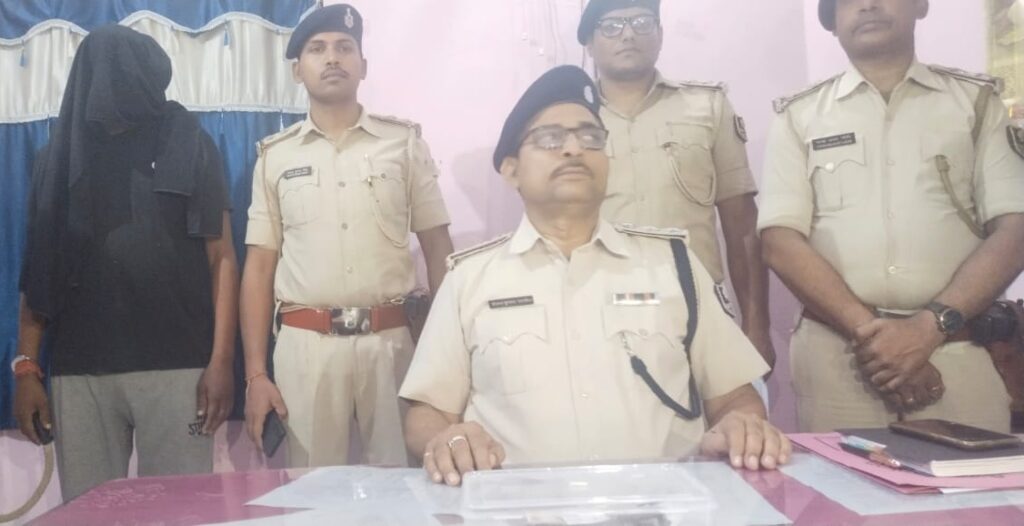 समस्तीपुर कोर्ट का मुंशी निकला लुटेरा, शहर के जर्दा कारोबारी को लूटने के क्रम में मारी थी गोली 1 IMG 20230430 WA0056 01