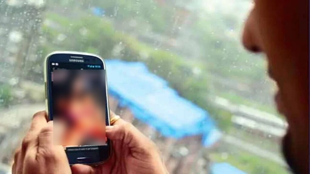 रोसड़ा की युवती का फर्जी इंस्ट्राग्राम आईडी बनाकर अपलोड कर दी अश्लील फोटो, मामला दर्ज 1 Picsart 23 04 26 11 27 14 730