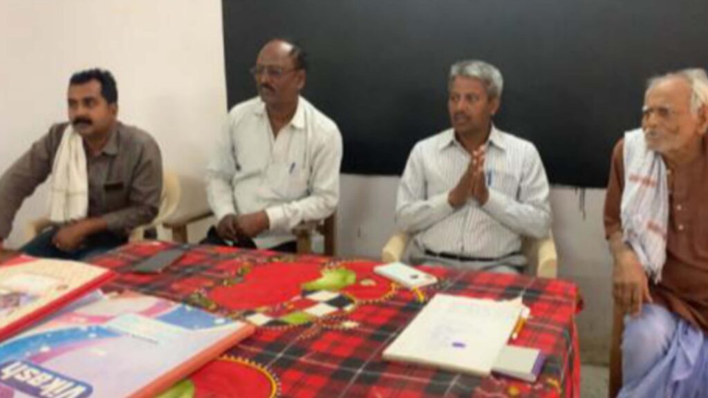 उच्च माध्यमिक विद्यालय शोभन बरगांव के प्रधानाध्यापक ने स्वीकारी अपनी भूल, कहा- नामांकन के दौरान बच्चों से लिये गये अतिरिक्त पैसे होंगे वापस 1 Picsart 23 04 27 21 54 19 087
