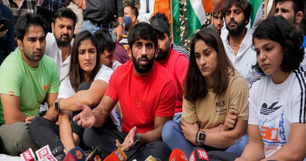 'स्टार क्रिकेटर क्यों चुप, क्या डरते हैं? समर्थन नहीं मिलने पर फूटा विनेश का गुस्सा, बोलीं- अब बधाई मत देना 1 Vinesh phogat pti 168265530516x9 1