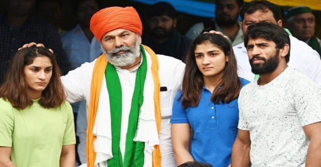 भूत उतारना पड़ेगा, जंतर-मंतर पर पहलवानों के समर्थन में बोले टिकैत- मिर्ची का इस्तेमाल करना पड़ता है 1 20230507 172017