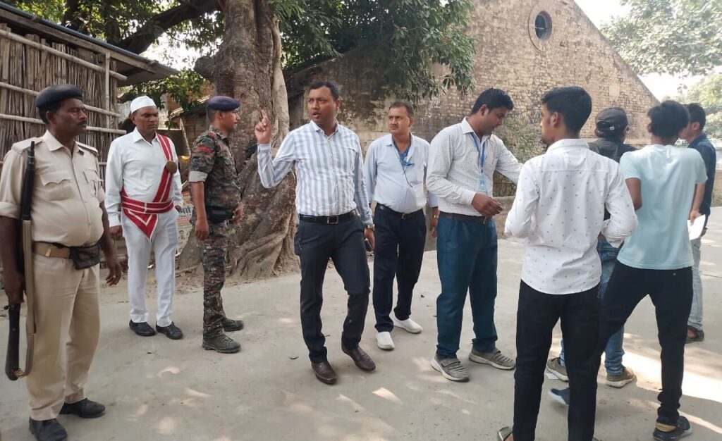 समस्तीपुर में बिहार पुलिस मद्य निषेध सिपाही भर्ती परीक्षा कदाचार मुक्त व शांतिपूर्वक तरीके से सम्पन्न, 2190 छात्र रहे अनुपस्थित 1 IMG 20230514 WA0059 01