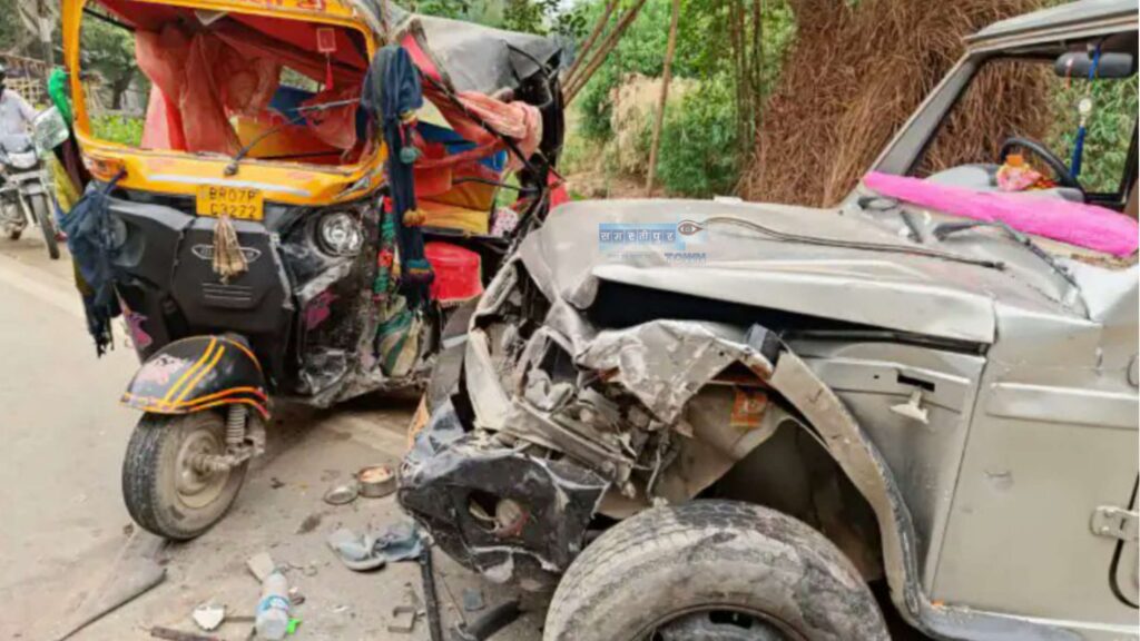 समस्तीपुर-दरभंगा पथ पर भीषण सड़क हादसा, ऑटो और बोलेरो की भिड़ंत्त में समस्तीपुर के दो लोगों की मौत; कई घायल 1 Picsart 23 05 04 15 15 11 120 1